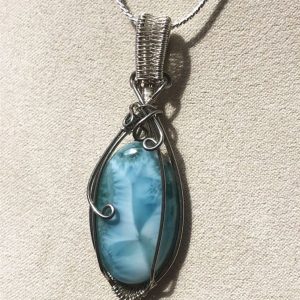 Larimar suspendu